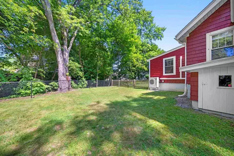 Exterior - 22 12 Baker St, Dover, NH 03820 photo 10 of 12