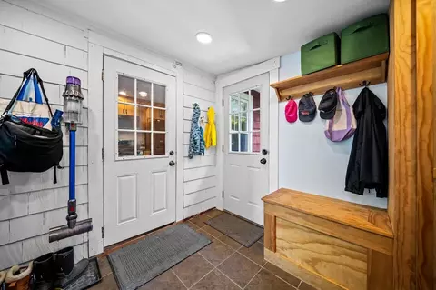 Entry Way - 22 12 Baker St, Dover, NH 03820 photo 1 of 2
