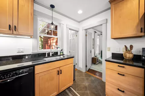 Kitchen - 22 12 Baker St, Dover, NH 03820 photo 5 of 5