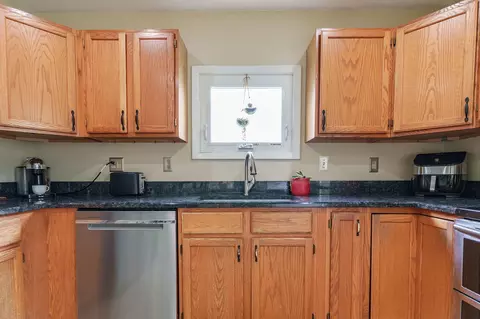 Kitchen - 2515 Mountain View Rd, Williston, VT 05495 photo 2 of 3