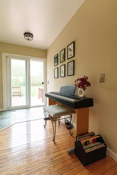 Entry Way - 2515 Mountain View Rd, Williston, VT 05495 photo 2 of 4