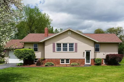 Exterior - 2515 Mountain View Rd, Williston, VT 05495 photo 2 of 9