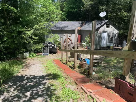 484 Cooledge Rd, Hillsborough, NH 03244