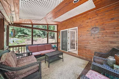Exterior - 4 Longmeadow Rd, Windham, NH 03087 photo 4 of 8