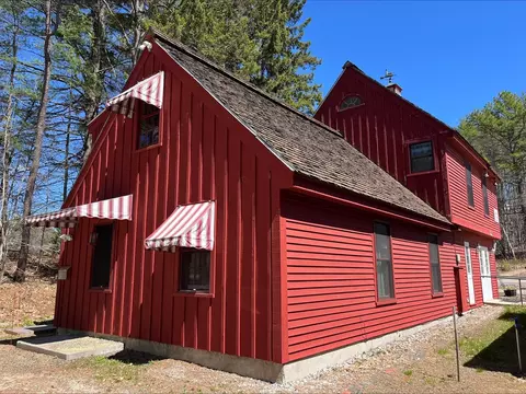 Exterior - 290 E Side Rd #3, Conway, NH 03818 photo 2 of 5