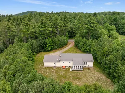 727 Bailey Rd, Jefferson, NH 03583