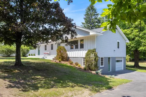99 Pond St, Salem, NH 03079