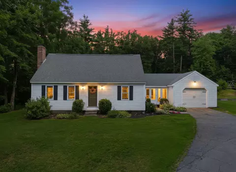 24 Manchester Rd, Amherst, NH 03031