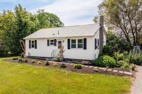 36 School St, Canaan, NH 03741