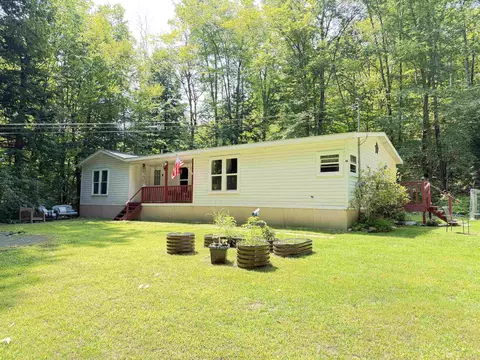 18 Algonquin Rd, Enfield, NH 03748