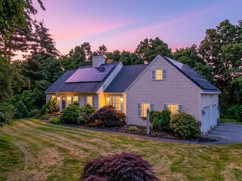 770 Mammoth Rd, Pelham, NH 03076