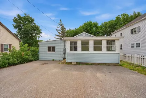 28 New Dunstable Rd, Nashua, NH 03060