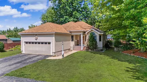 7 Hastings Ln, Nashua, NH 03064