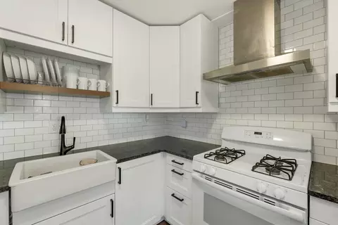 Kitchen - 28 Tideview Dr, Dover, NH 03820 photo 1 of 4