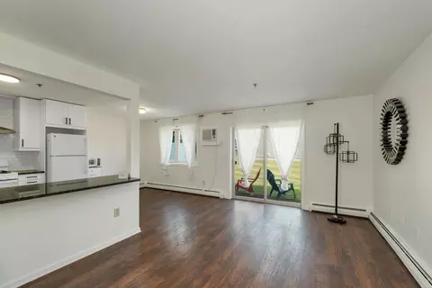 Living - 28 Tideview Dr, Dover, NH 03820 photo 3 of 6