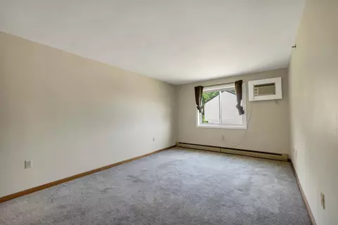 Living - 28 Tideview Dr, Dover, NH 03820 photo 6 of 6