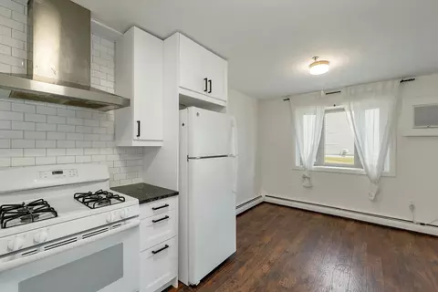 Kitchen - 28 Tideview Dr, Dover, NH 03820 photo 3 of 4