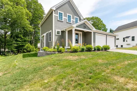 Exterior - 10 Banner Dr, Dover, NH 03820 photo 2 of 10