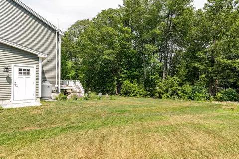 Exterior - 10 Banner Dr, Dover, NH 03820 photo 7 of 10