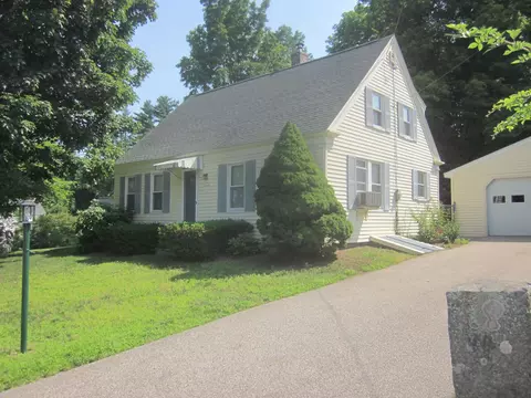 223 Post Rd, Greenland, NH 03840
