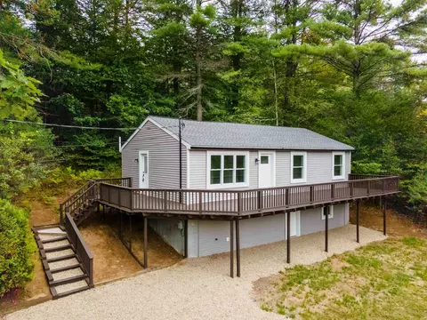 17 Fairway Dr, New Hampton, NH 03256
