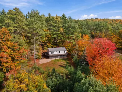 17 Fairway Dr, New Hampton, NH 03256