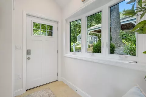 Entry Way - 2 Fox St, Windham, NH 03087 photo 1 of 6