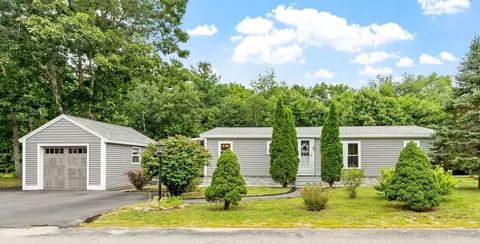 26 Country Ln, Fremont, NH 03044