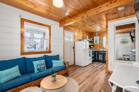 Living - 16 Riverview Ter, Hampton, NH 03842 photo 2 of 8