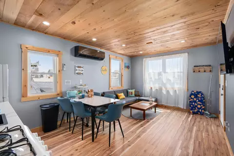 Living - 16 Riverview Ter, Hampton, NH 03842 photo 6 of 8
