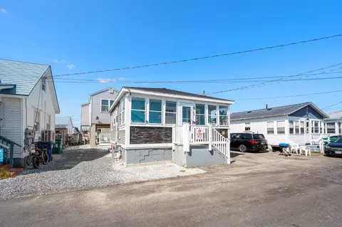 Exterior - 16 Riverview Ter, Hampton, NH 03842 photo 1 of 8