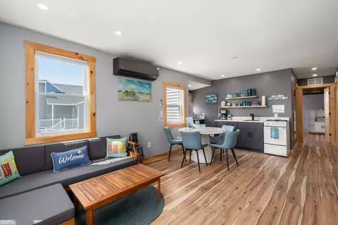 Living - 16 Riverview Ter, Hampton, NH 03842 photo 7 of 8