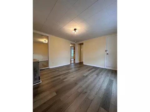 Living - 87 Spring St, Burlington, VT 05401 photo 3 of 6