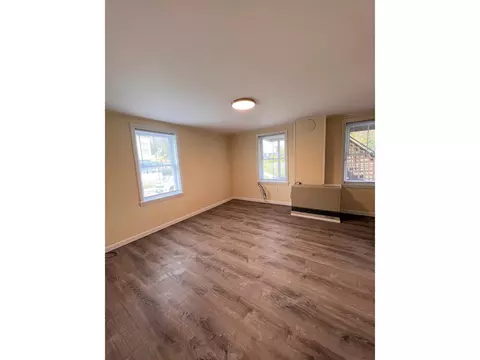 Living - 87 Spring St, Burlington, VT 05401 photo 6 of 6