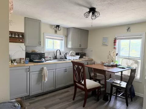 Kitchen - 87 Spring St, Burlington, VT 05401 photo 1 of 5