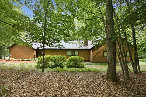 470 Morgan Rd, Quechee, VT 05059
