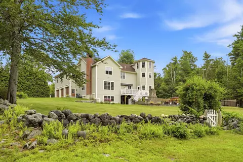 202 South Rd, Deerfield, NH 03037