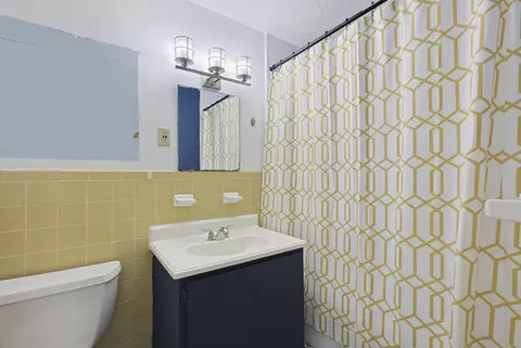 Bath - 6 Brookside Dr #2, Exeter, NH 03833 photo 2 of 3