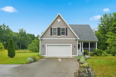 4 Memory Ln, Loudon, NH 03307