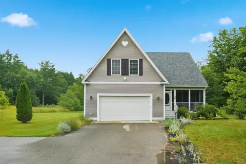 4 Memory Ln, Loudon, NH 03307