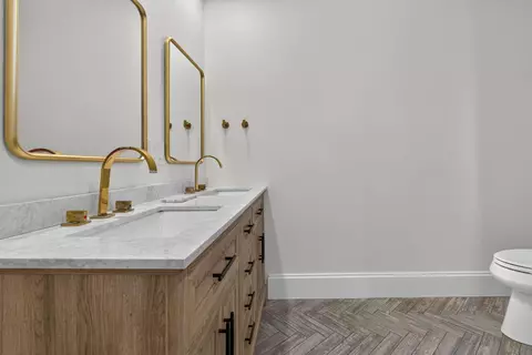 Bath - 91 Carolan Ave, Hampton, NH 03842 photo 5 of 6