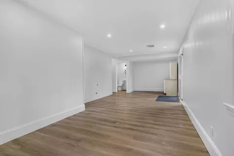 Living - 91 Carolan Ave, Hampton, NH 03842 photo 3 of 4