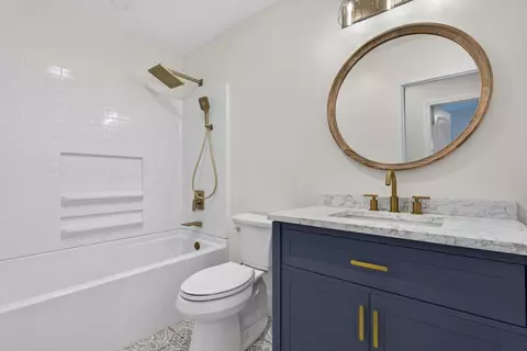 Bath - 91 Carolan Ave, Hampton, NH 03842 photo 3 of 6