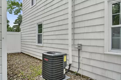 Exterior - 91 Carolan Ave, Hampton, NH 03842 photo 7 of 8