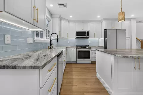 Kitchen - 91 Carolan Ave, Hampton, NH 03842 photo 2 of 4