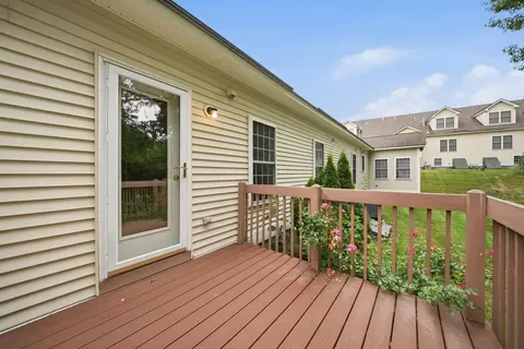Exterior - 34 Mammoth Rd #18, Hooksett, NH 03106 photo 4 of 4