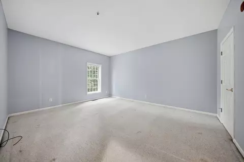 Bedroom - 34 Mammoth Rd #18, Hooksett, NH 03106 photo 2 of 3