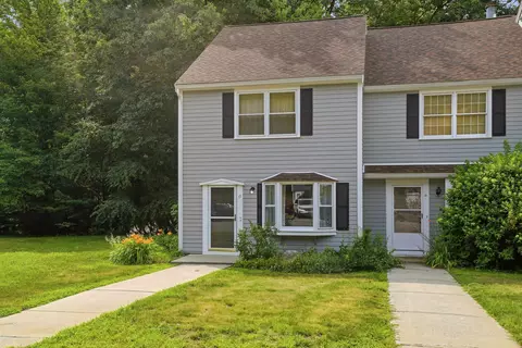 17 Chestnut Cir, Merrimack, NH 03054