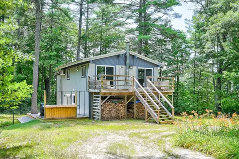 11 Keene Ln, Bridgton, ME 04009