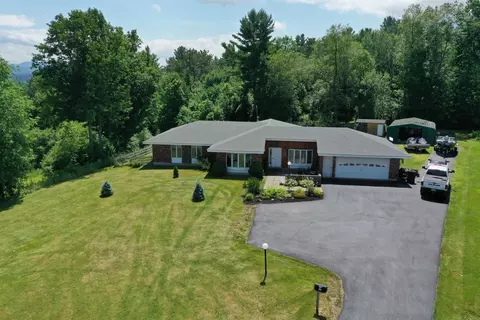 537 Memphremagog Vws, Newport, VT 05855